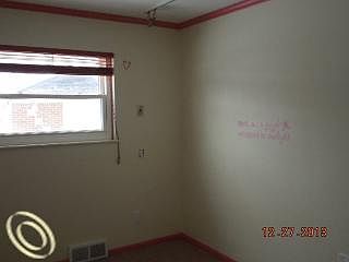5th image of 15626 Cynthia St