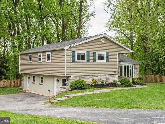 3rd image of 1760 Josie Ln