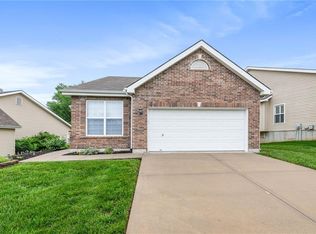 9825 N Crescent Ct, Kansas City, MO 64157