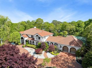 4 Cormorant Dr, Hampton Bays, NY 11946