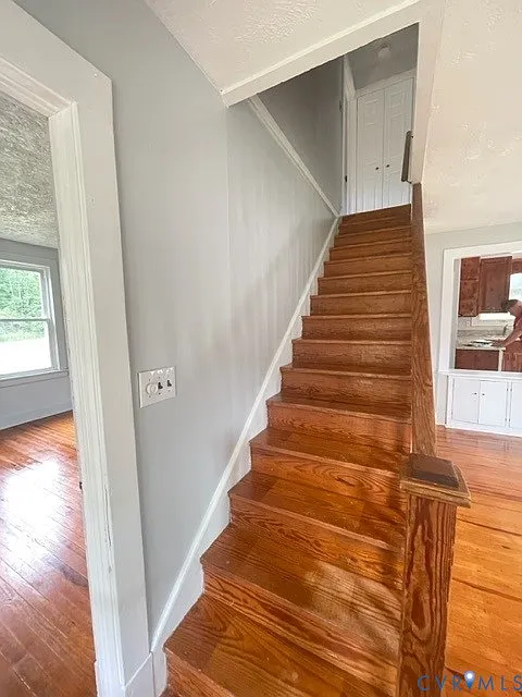 4 bed, 1.0 bath, 1404 sqft, $1,950 — Photo 4