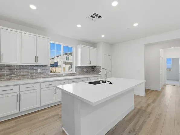 1898 Bannister Pl, Tracy, CA 95377