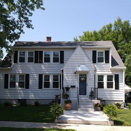 1st image of 311 E South Ave