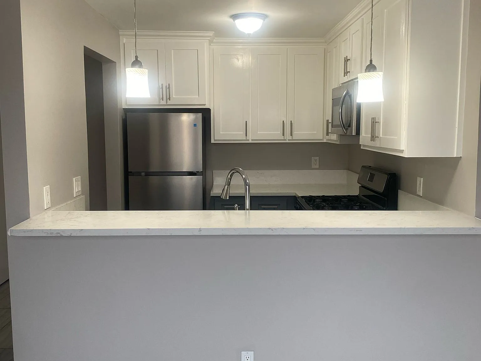 1736 Workman St — Photo 3