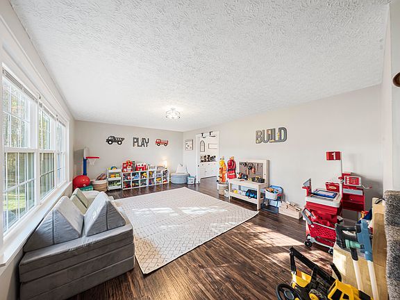 3rd image of 4229 Timberline Dr