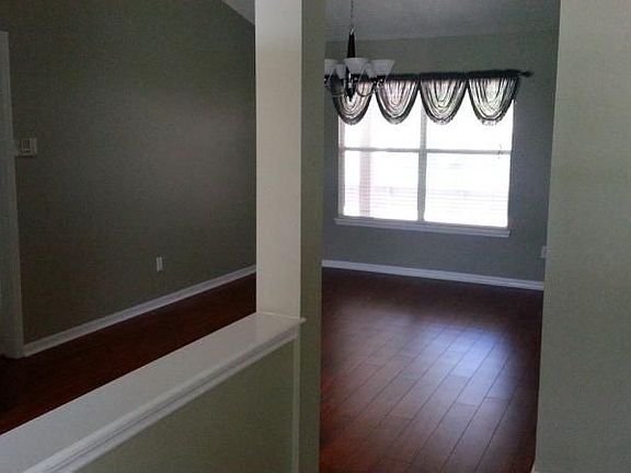 2nd image of 104 Calley Ct