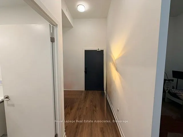 405 Dundas St W #114 — Photo 9