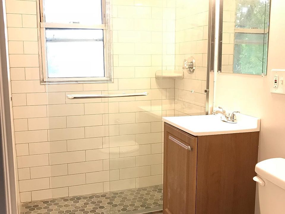 2nd image of 114 Thornton St #2BA