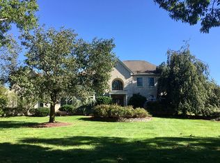 16 N Longfellow Dr, Princeton Junction, NJ 08550