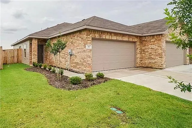 437 Canvas Ct — Photo 1