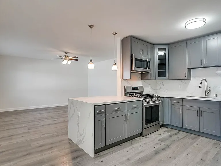 544 Evergreen St — Photo 4