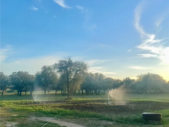 3058 Old Yoakum Rd, Cuero, TX 77954