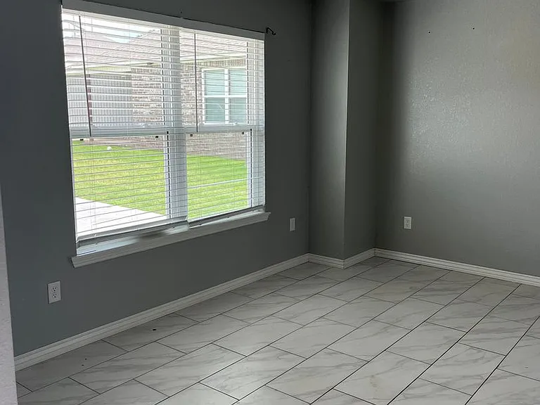 1518 Northridge Dr E — Photo 7