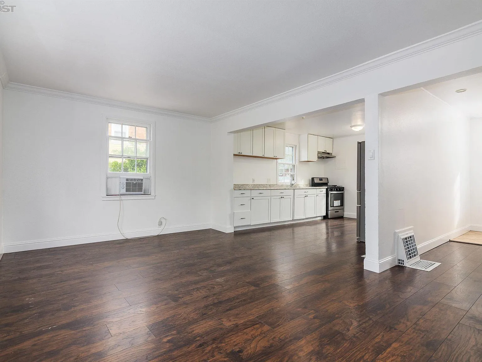 3 bed, 988 sqft, $2,250 — Photo 3