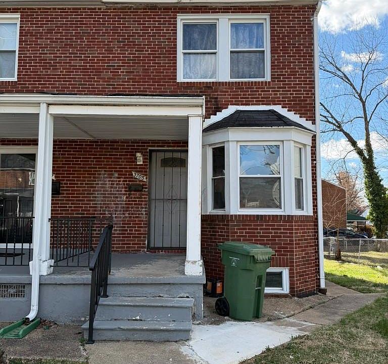 1st image of 3705 N Rogers Ave