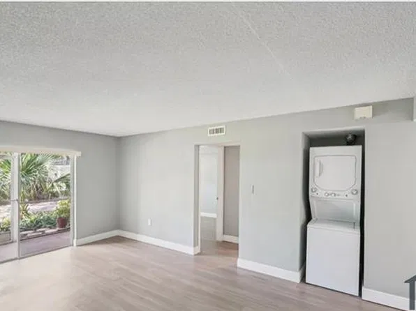 4755 Deleon St APT B213, Fort Myers, FL 33907