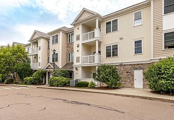 3rd image of 2302 Davenport Ave #302