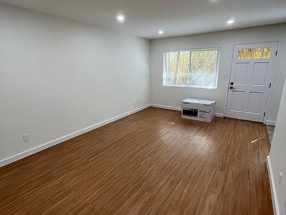 5th image of 3911 Oregon St APT 3