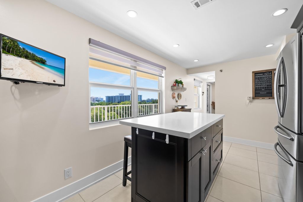 3095 N Course Drive #702, photo 4
