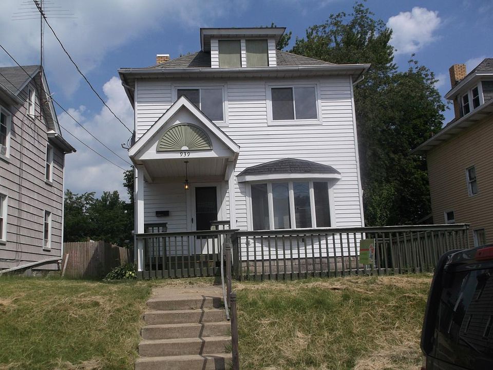 1st image of 939 Winslow Ave