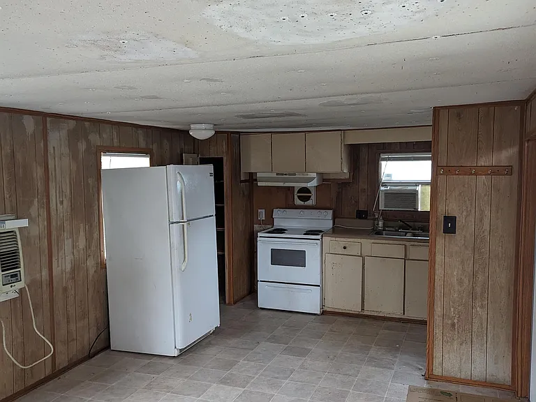122 Mayport Rd — Photo 8
