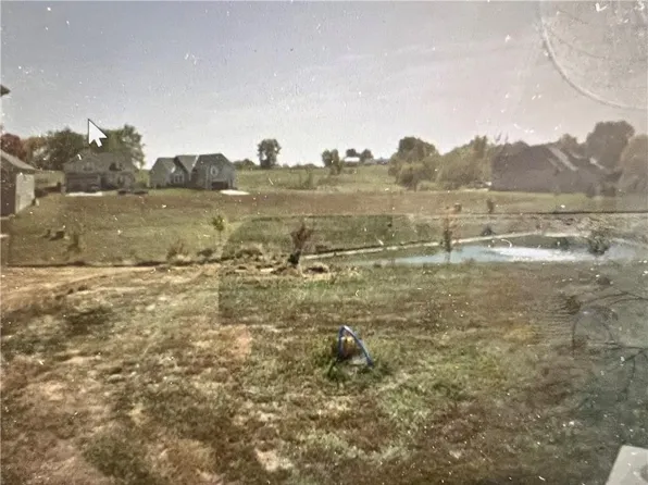 13299 Davis Ave, Bonner Springs, KS 66012