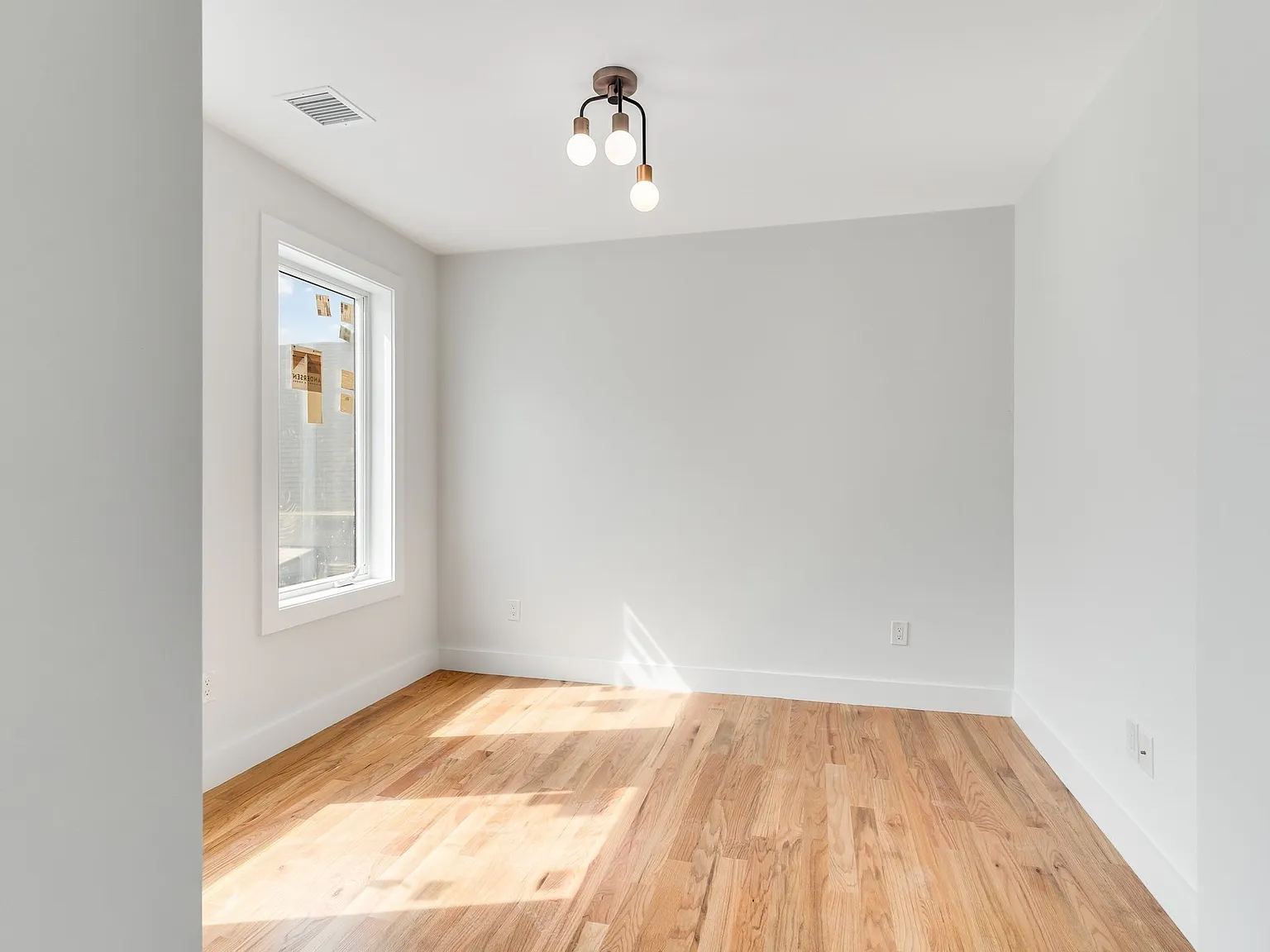 2 bed, 1.5 bath, 989 sqft, $3,100 — Photo 3