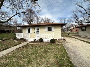 213 Campus Dr, Red Bud, IL 62278