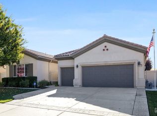 13705 Blossom Ridge Dr, Bakersfield, CA 93306