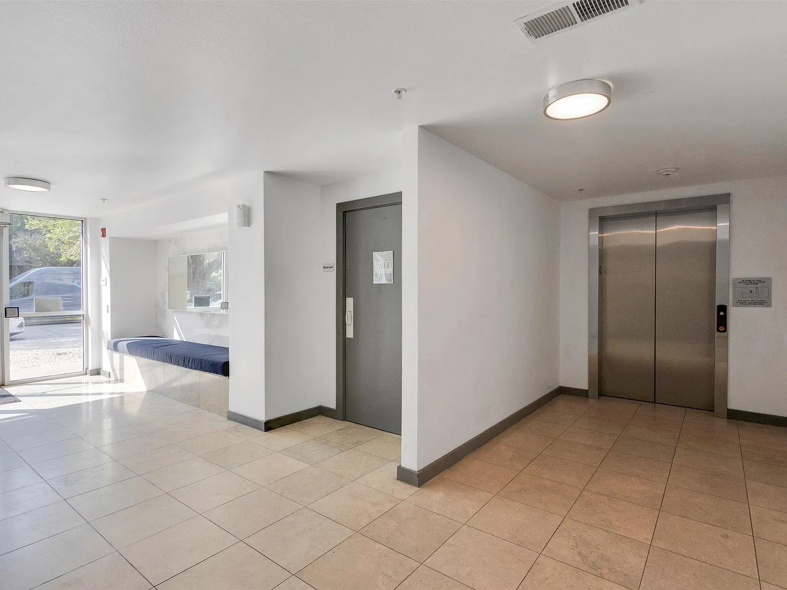 4040 N Hall St — Photo 2