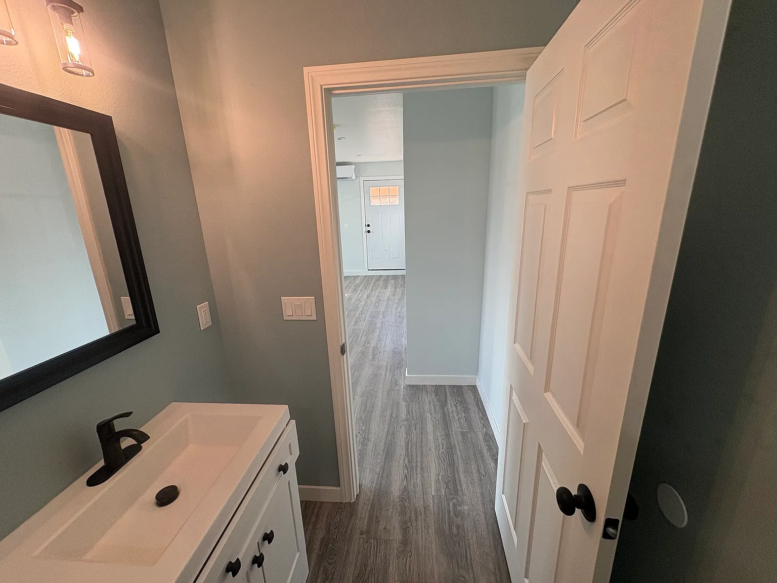 1 bed, 571 sqft, $1,700 — Photo 3