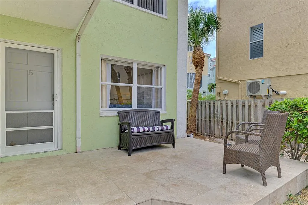 2 bed, 1.0 bath, 680 sqft, $2,450 — Photo 2