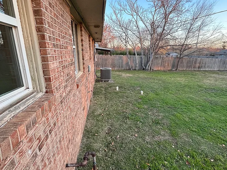 2148 NW Lincoln Ave — Photo 18