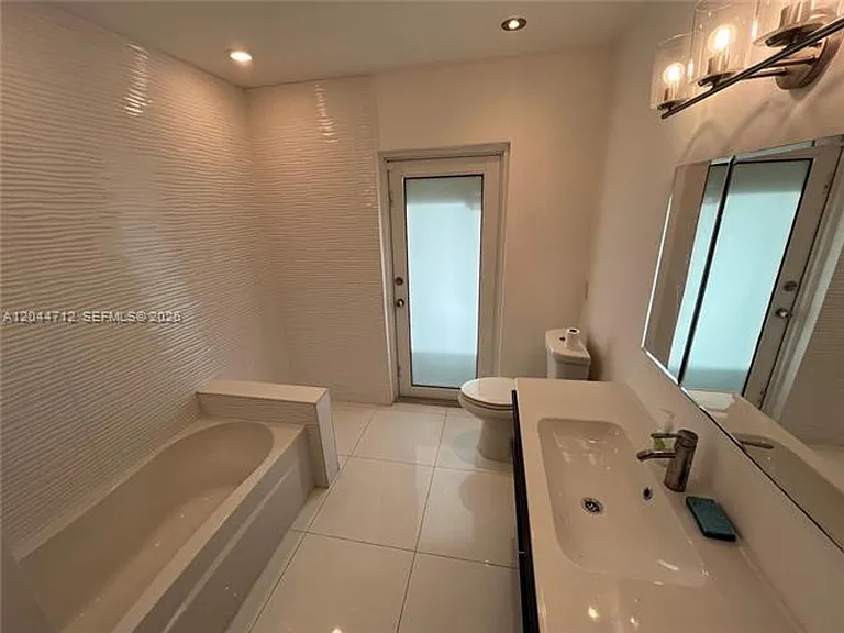 2115 Alamanda Dr #2115 — Photo 13