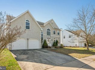 8 Endfield St, Sicklerville, NJ 08081