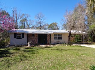 4166 Eastbrook Dr, Chipley, FL 32428