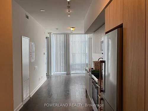 28 Wellesley St E Photo 1