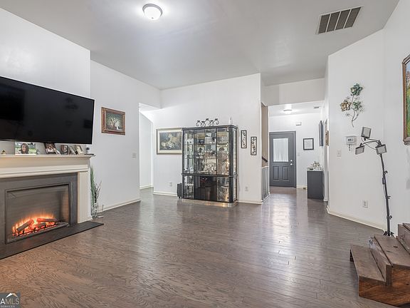 4th image of 21 Sunny Point