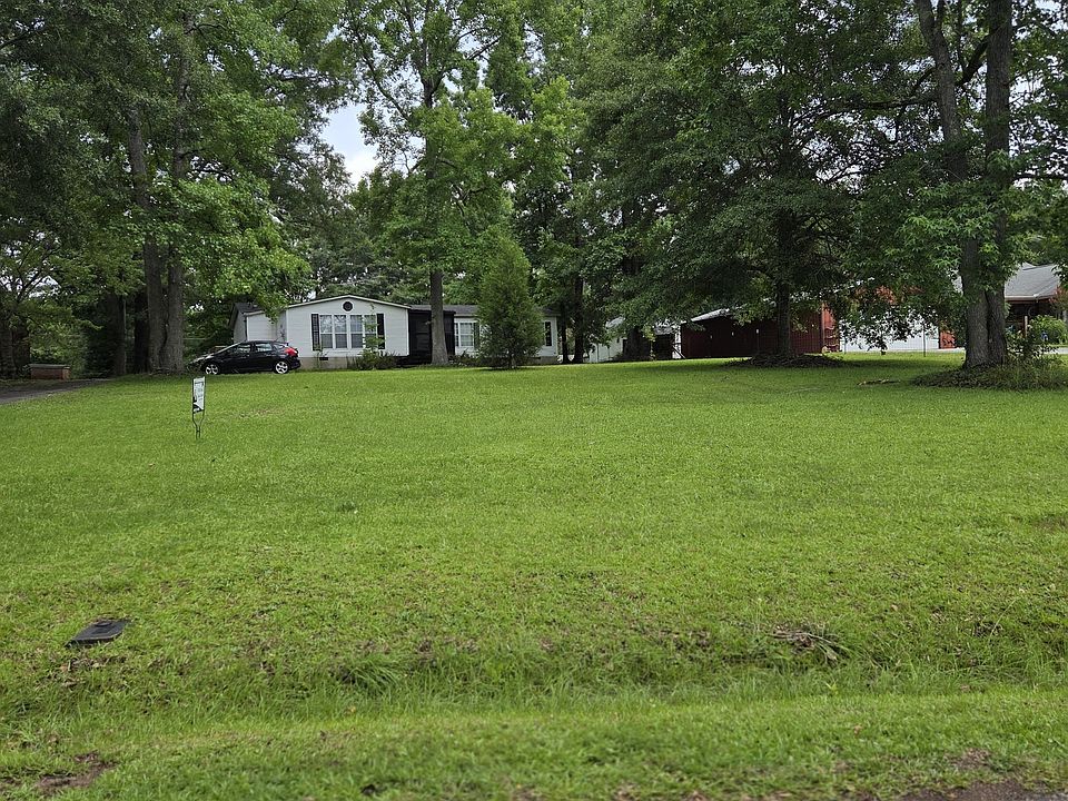 1st image of 453 Lake Dr