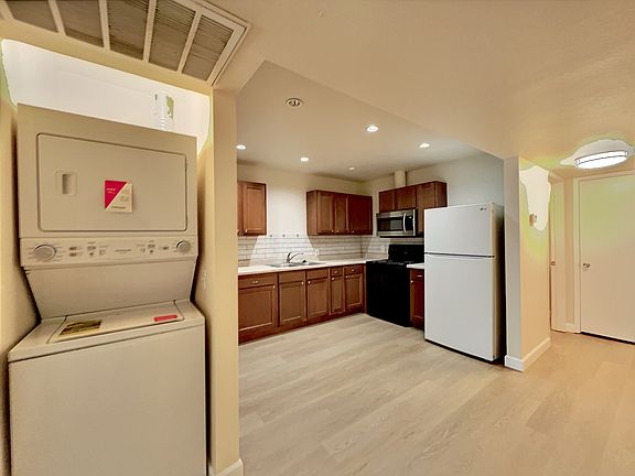 4th image of 4021 E Moreland St APT 3