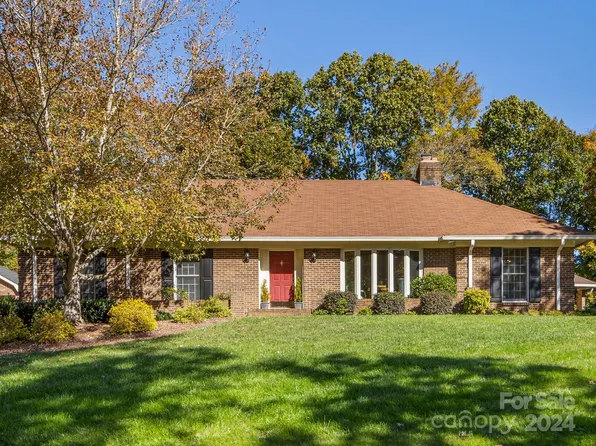 1101 Shadowbrook Ln, Charlotte, NC 28211