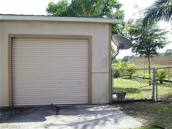 4th image of 2797 Breezewood Dr