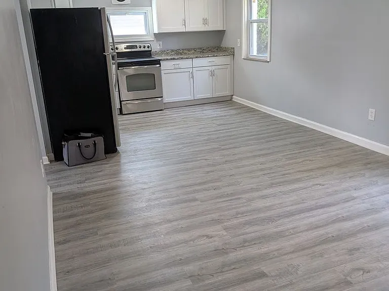 21000 Crystal Ave — Photo 3