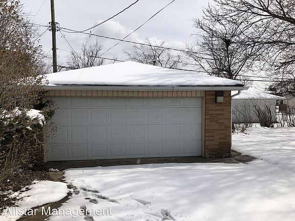3rd image of 5835 White Pine Dr