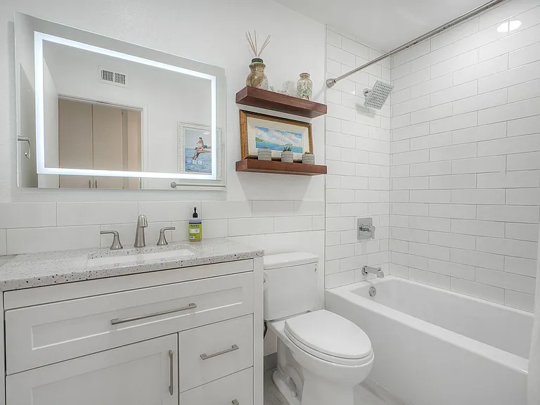 812 Bluewater Rd — Photo 16