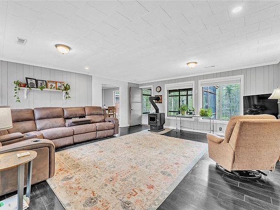4th image of 466 Whetstone Rd