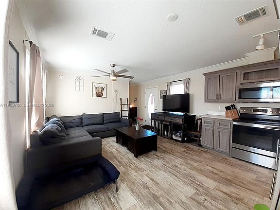 4th image of 13331 SW 7th Pl