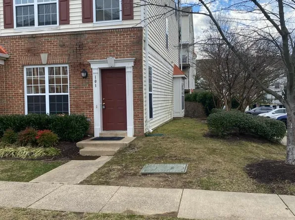 2490 Quick St APT 101, Herndon, VA 20171