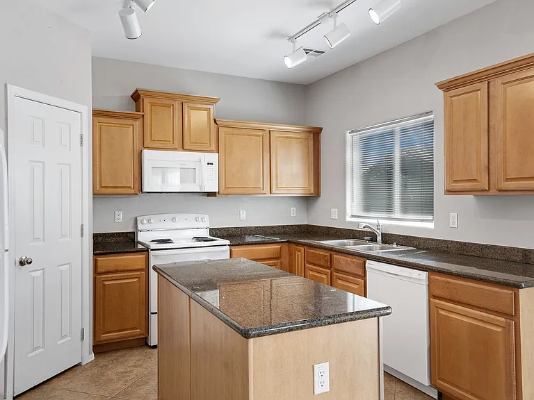 2725 W Jasper Butte Dr — Photo 12