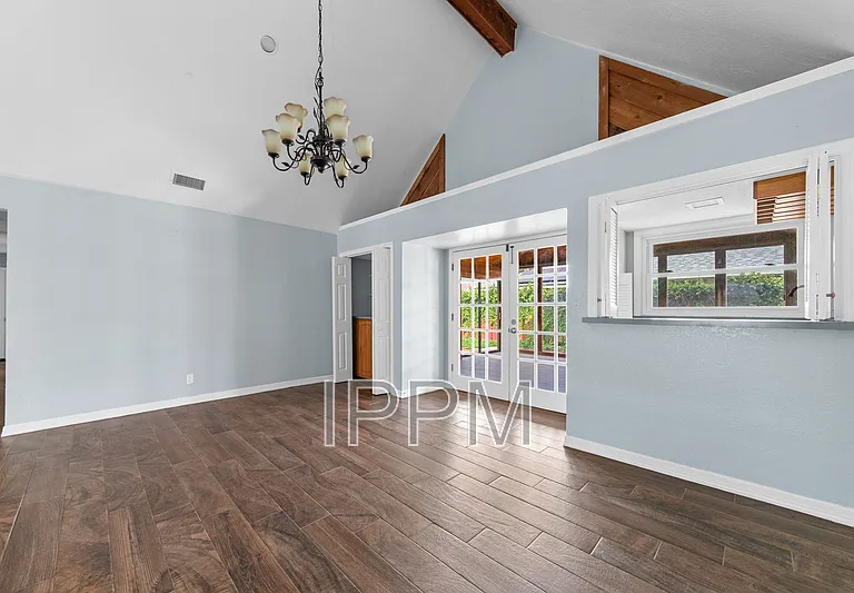 609 Inverary Dr — Photo 20